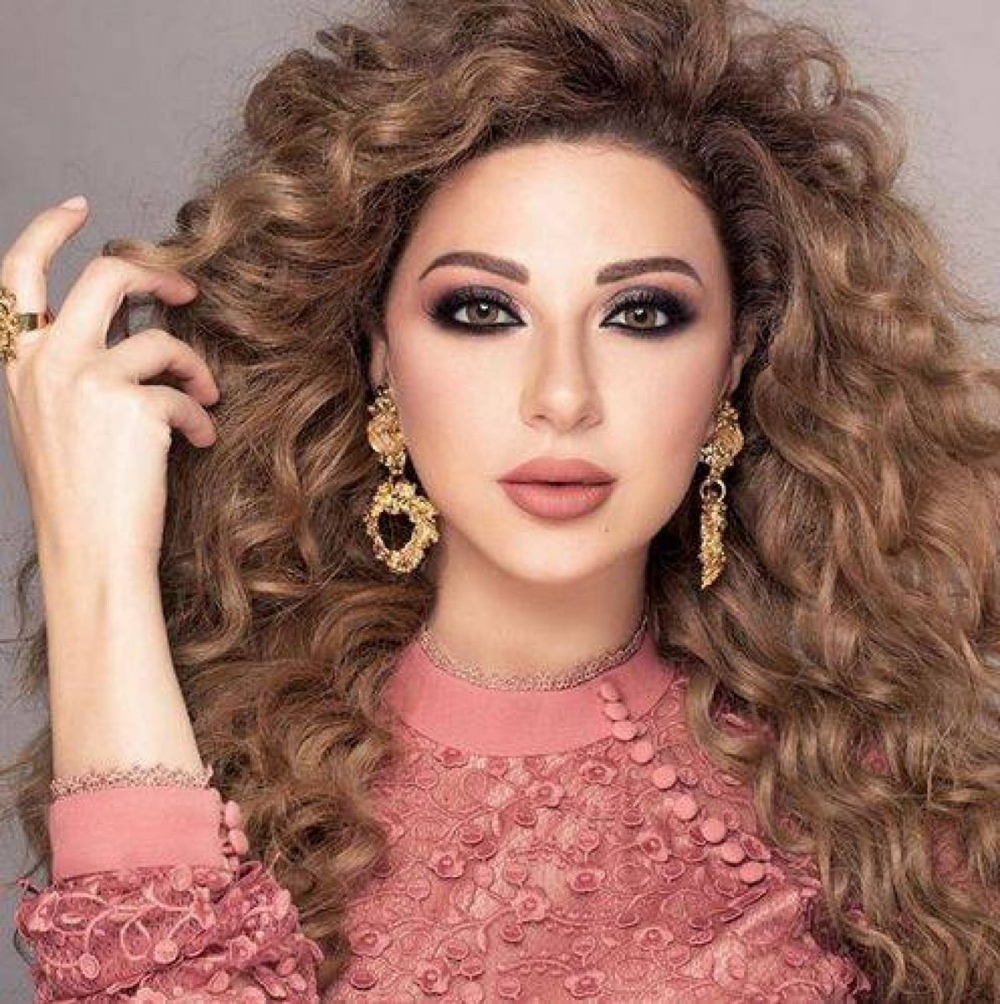 Песня арабской певицы. Мириам Фарес. Ливанская певица Мириам Фарес. Ливинская певица Мериам фейс.