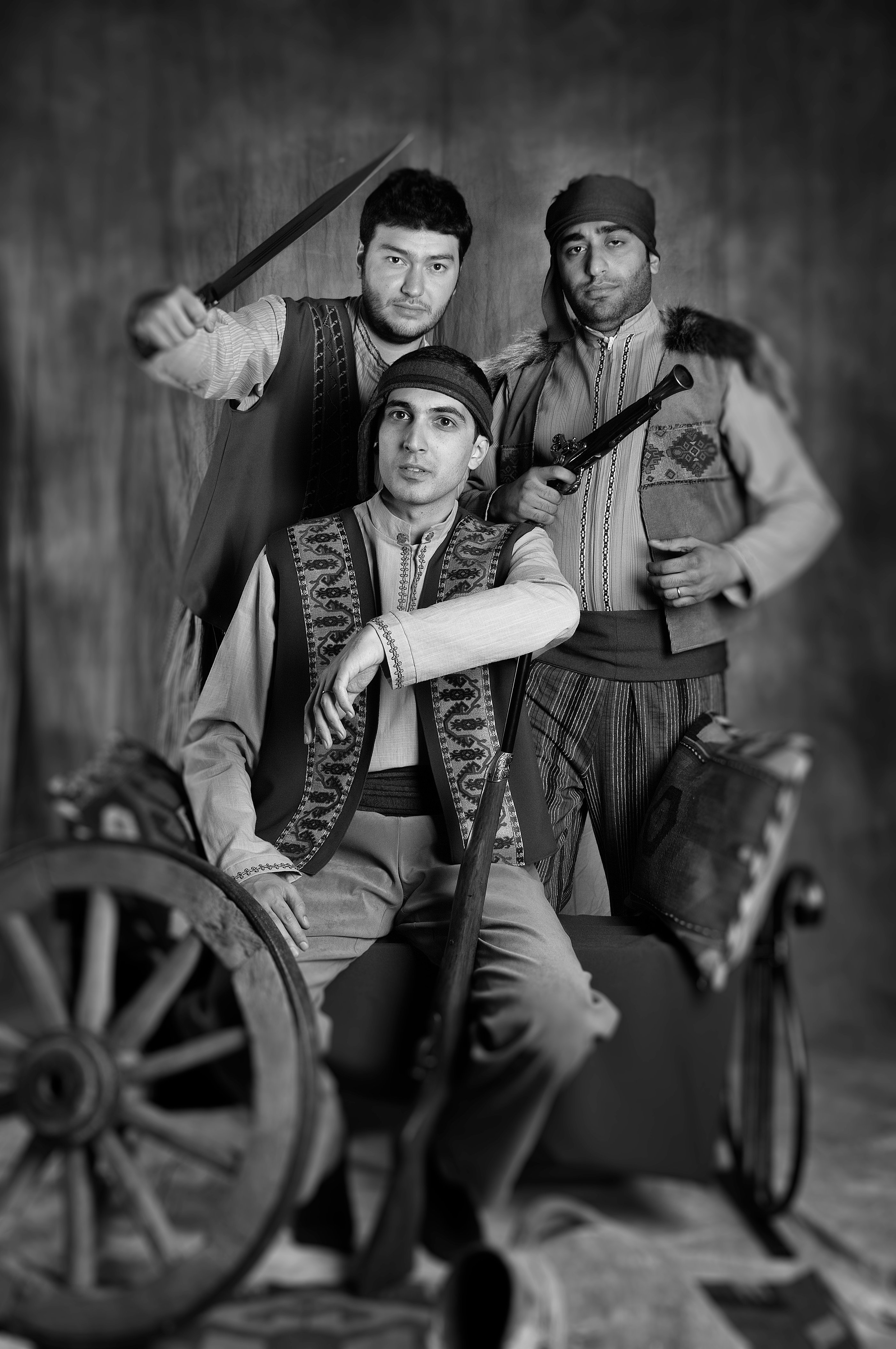 Первые грузины. Армянский национальный костюм. Древние грузины. Армянский костюм мужской. Армянская Национальная одежда мужская.