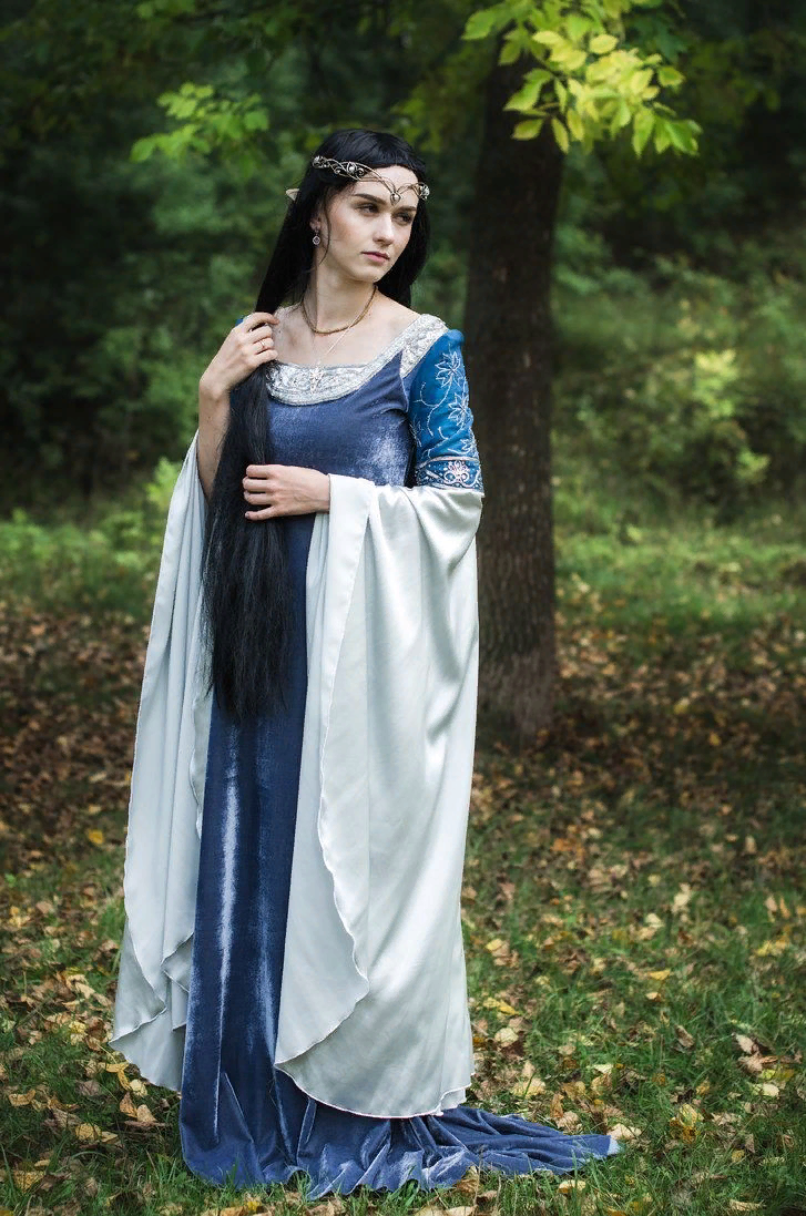 Принцессы средневековья берканар. Платье историческое средневековье берканар. Берканар платья. Блио средневековье. Не твоя элен блио слушать