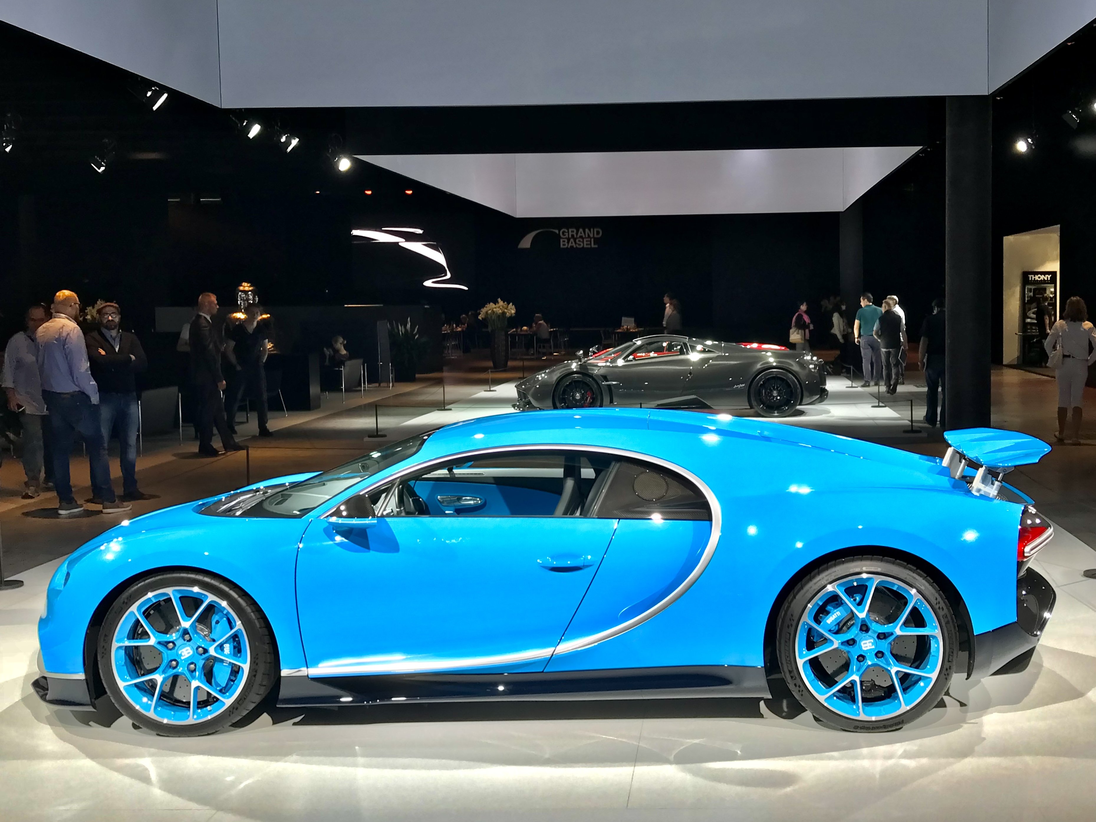 Тиффани бугатти давай. Тиффани Бугатти. Бугатти 58. Бугатти Широн w16 Мистраль. Bugatti Chiron 2017 Blue.