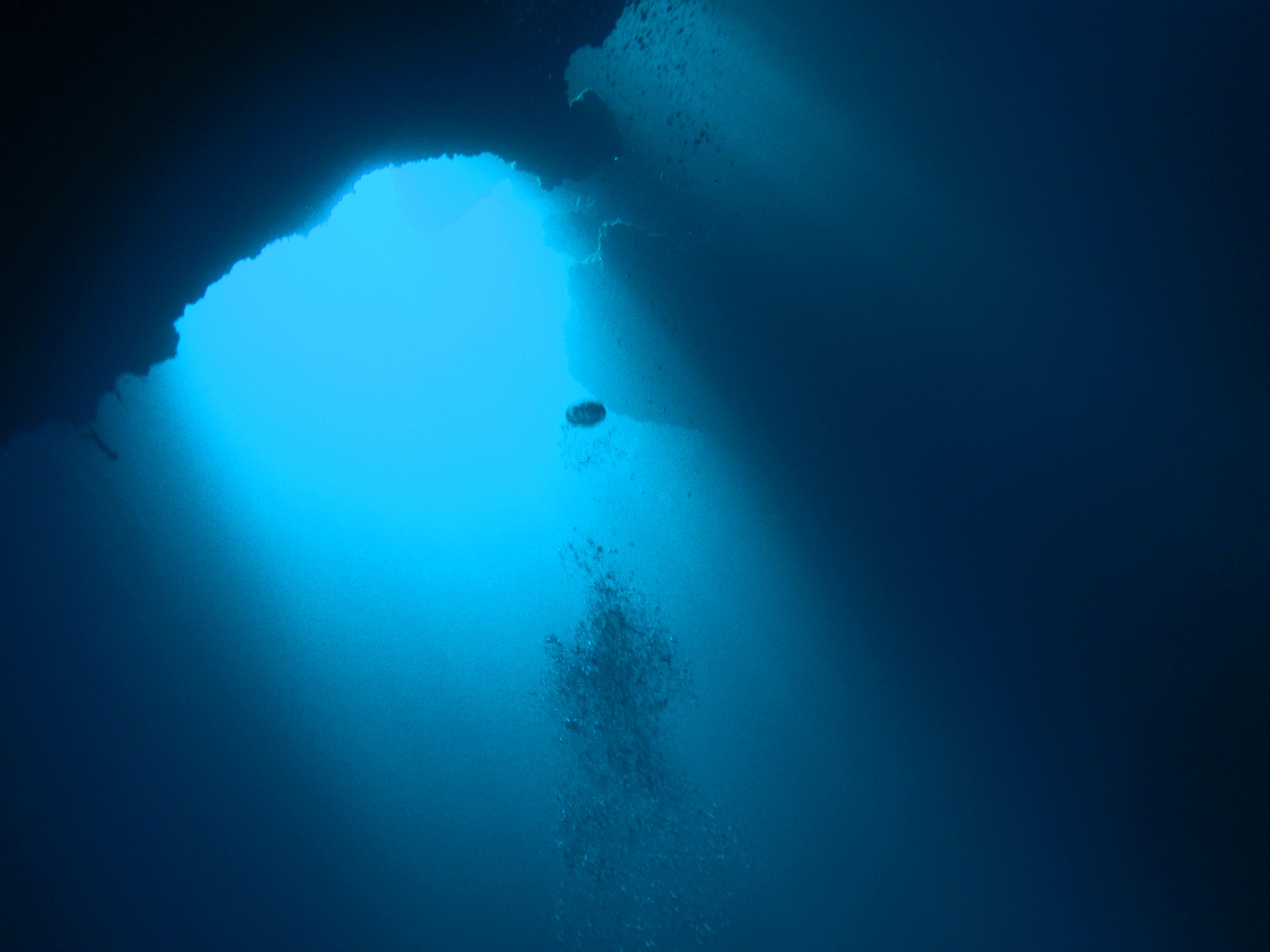 Океан фото под водой на глубине