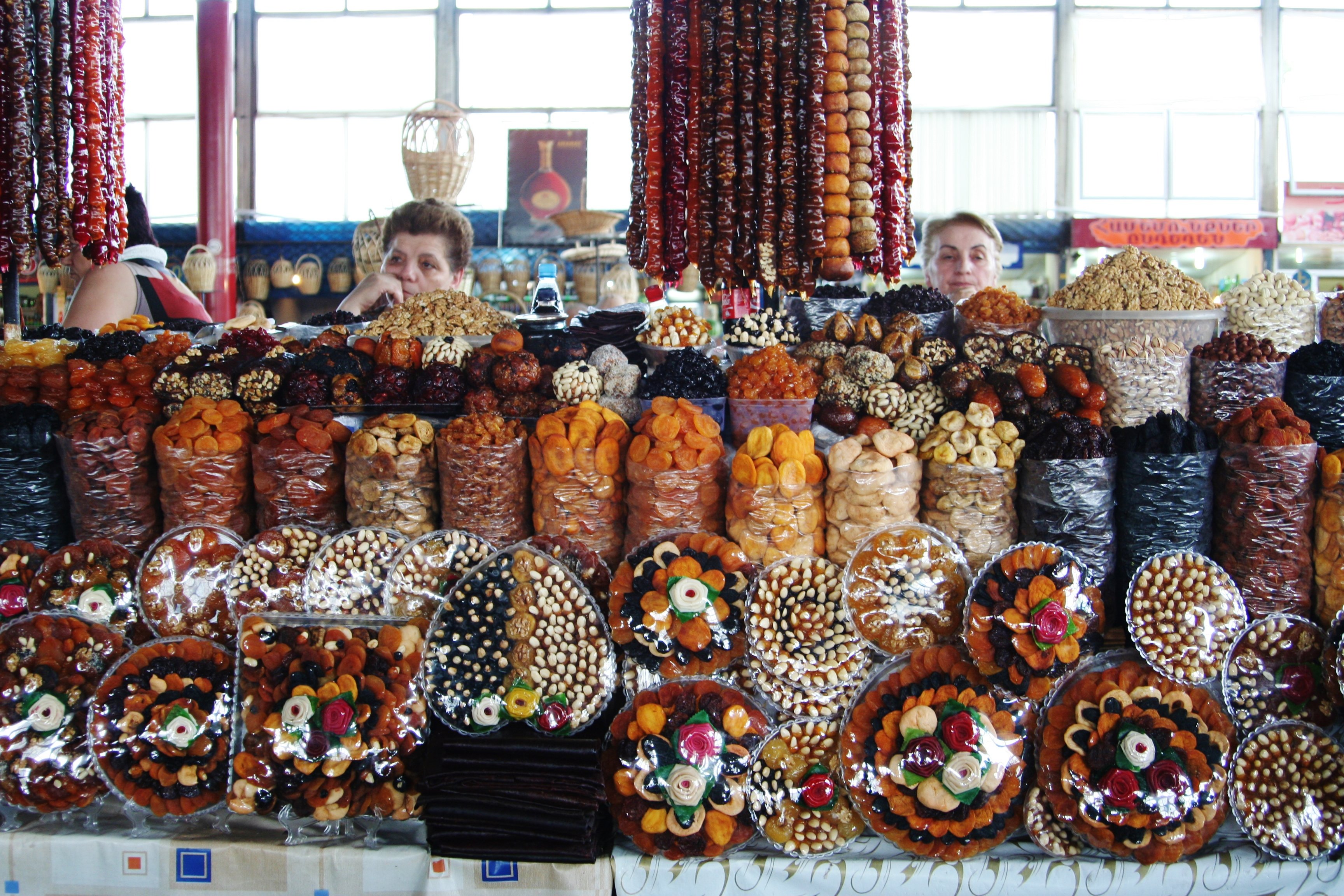 Продукты ереван. Армянский рынок в Ереване сухофрукты. Рынок в Армении сухофрукты. Армения рынок сушеные. Рынок сухофруктов в Ереване.