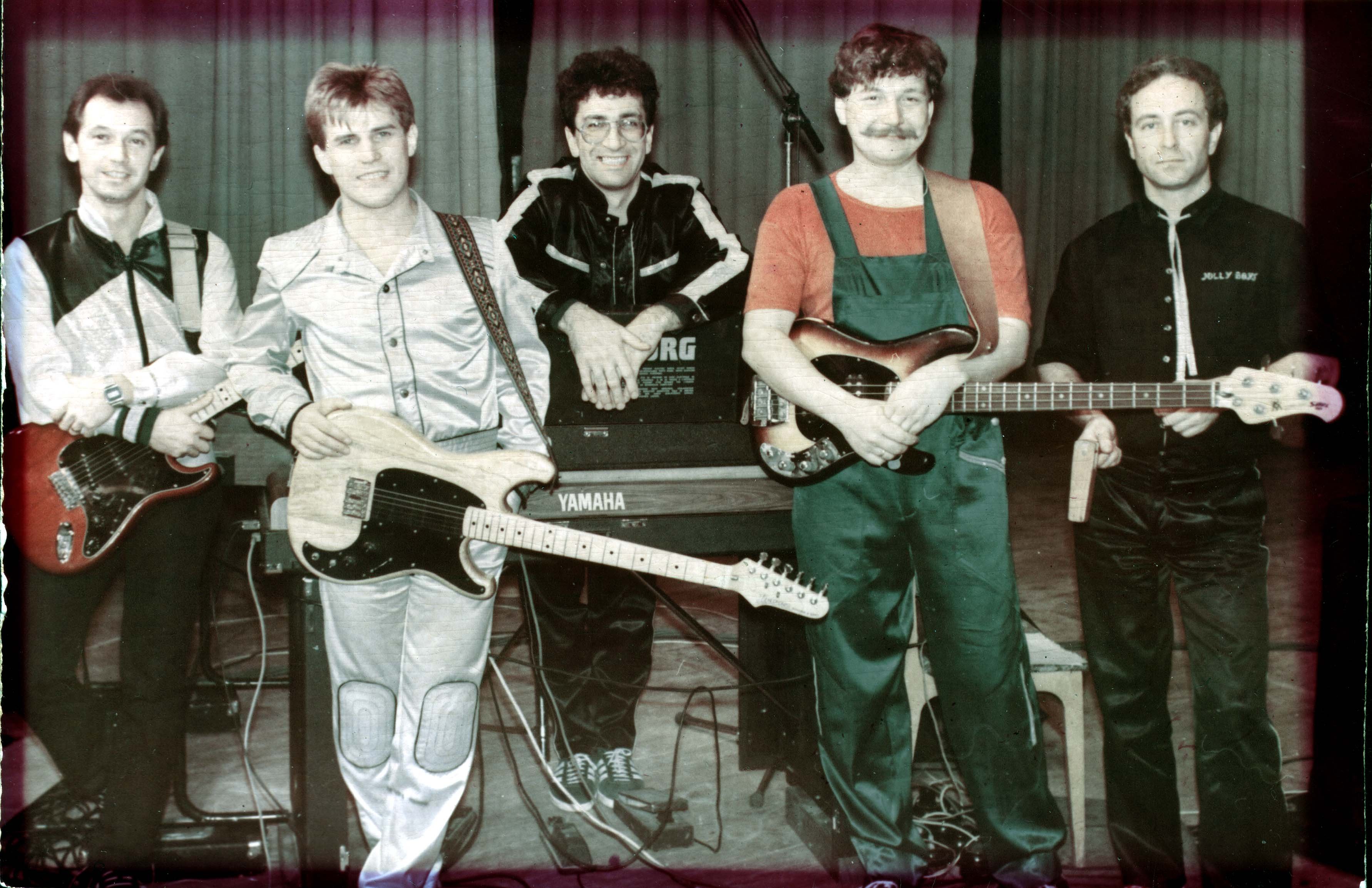 Веселые 70 года песни. Группа весёлые ребята (ВИА). Группа весёлые ребята 1988. Веселые ребята СССР группа.