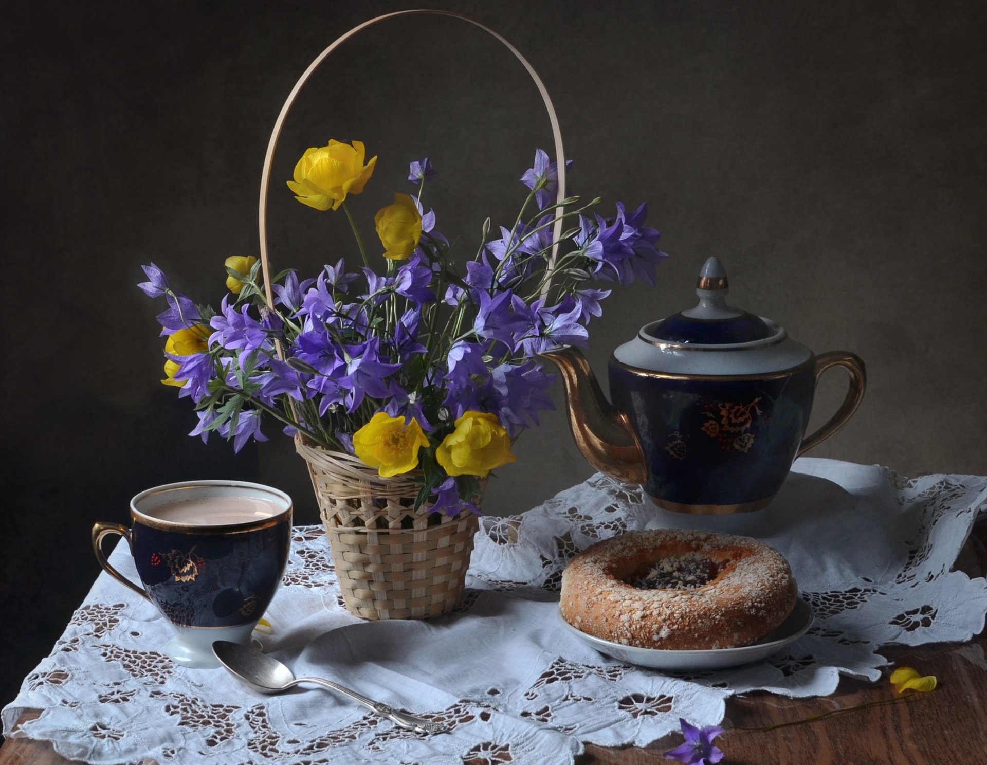 Удачного вторника доброе. Натюрморт с цветами. Самые красивые натюрморты. Натюрморт с чаем. Натюрморт кофе и цветы.