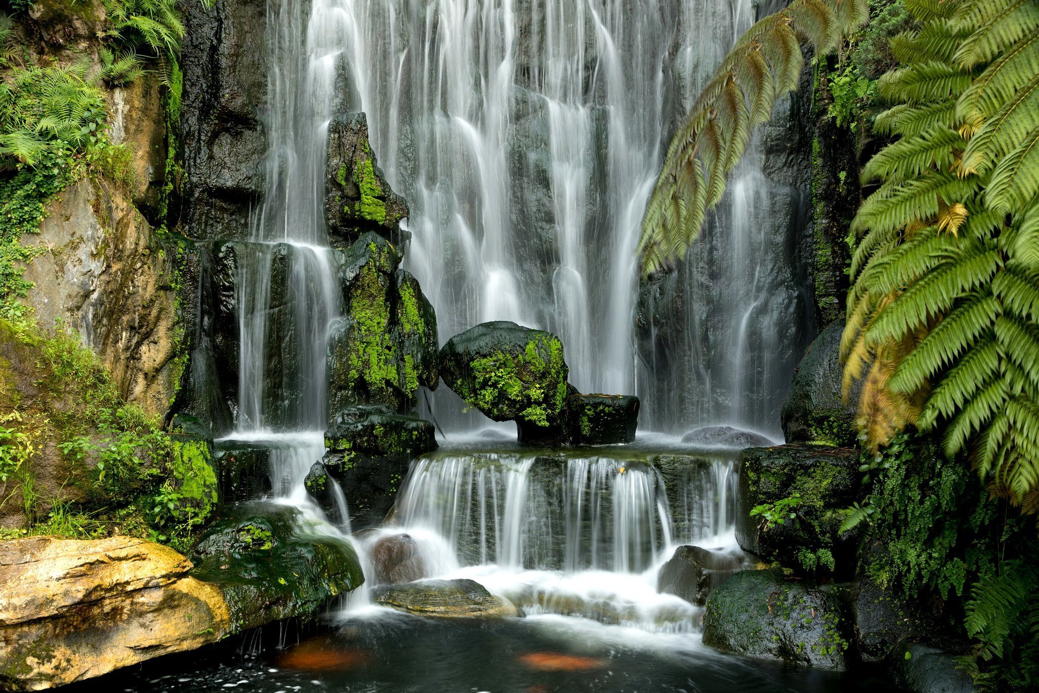 Картинки на телефон на заставку красивые живые. Природа водопад. Экзотические водопады. Водопад картинки. Красивейшие водопады.
