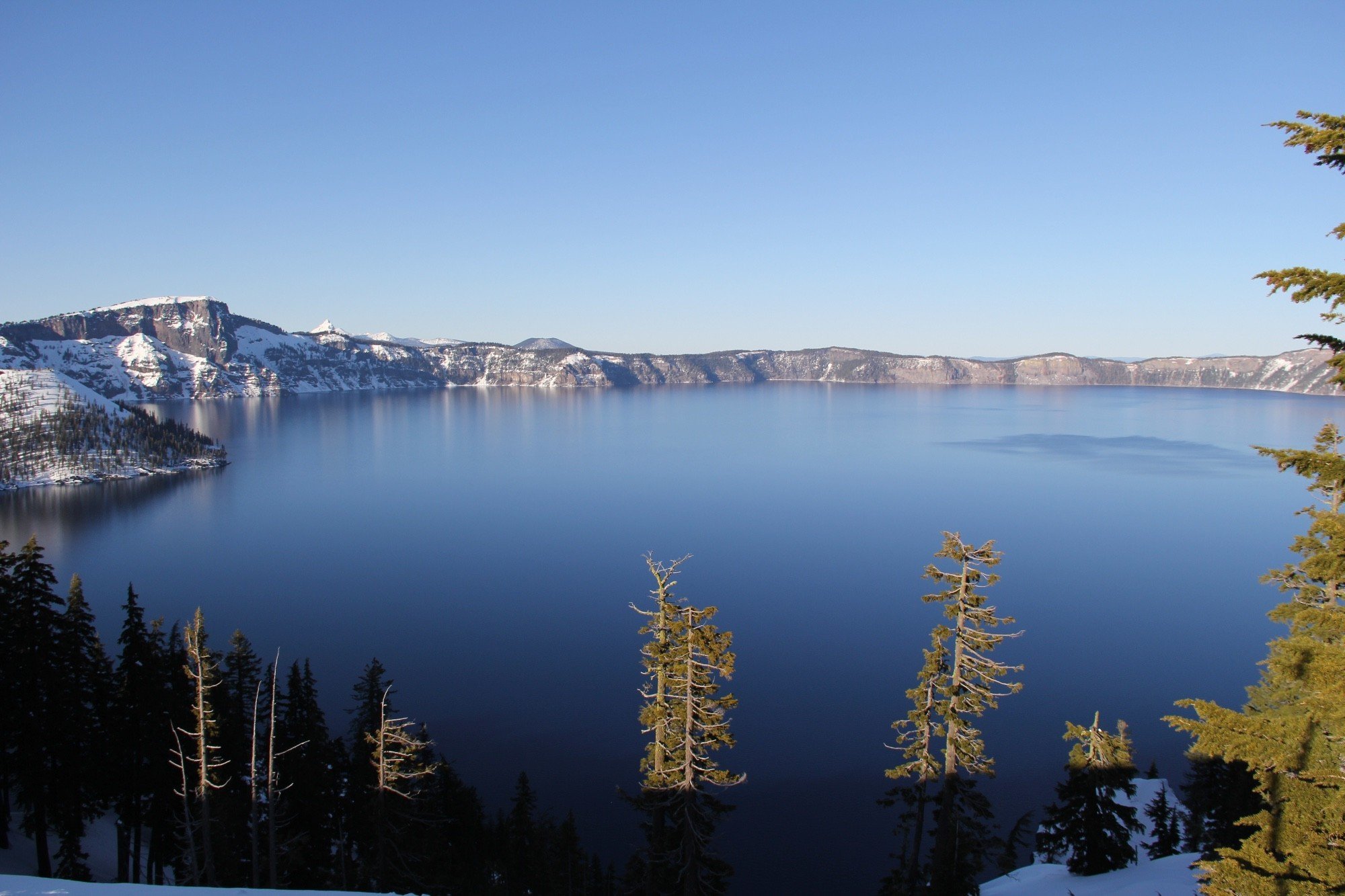 Озеры северной америки. Крейтер озеро в Северной Америке. Большое Невольничье озеро. Большое Невольничье озеро в Северной Америке. Озеро Крейтер, штат Орегон.