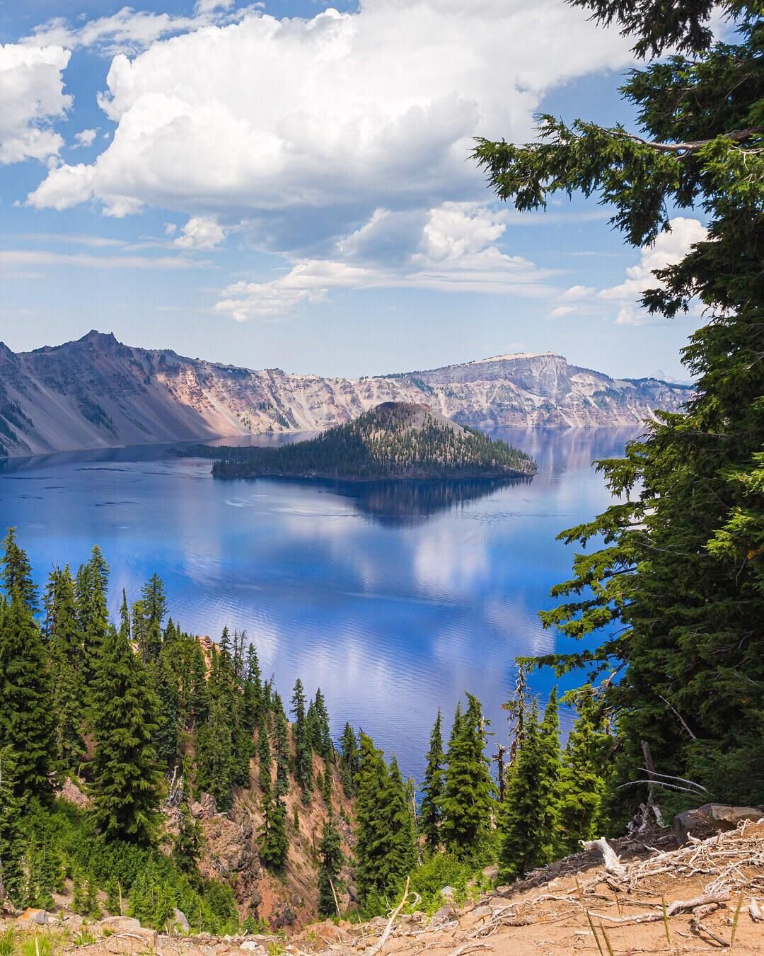 Орегон. Озеро Крейтер, штат Орегон. Кратерное озеро в Орегоне. Орегон штат США. Озеро Маккей Канада.