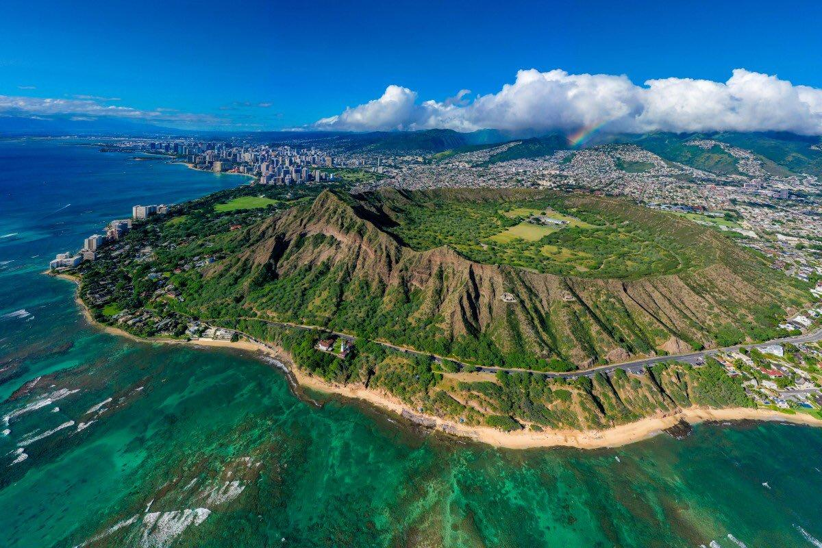 Остров Оаху Гавайские острова. Гонолулу Оаху Гавайи. Гавайи кратер вулкана Оаху. Кратер на острове Оаху (Гавайи) .. Гавайский туристический и культурный центр