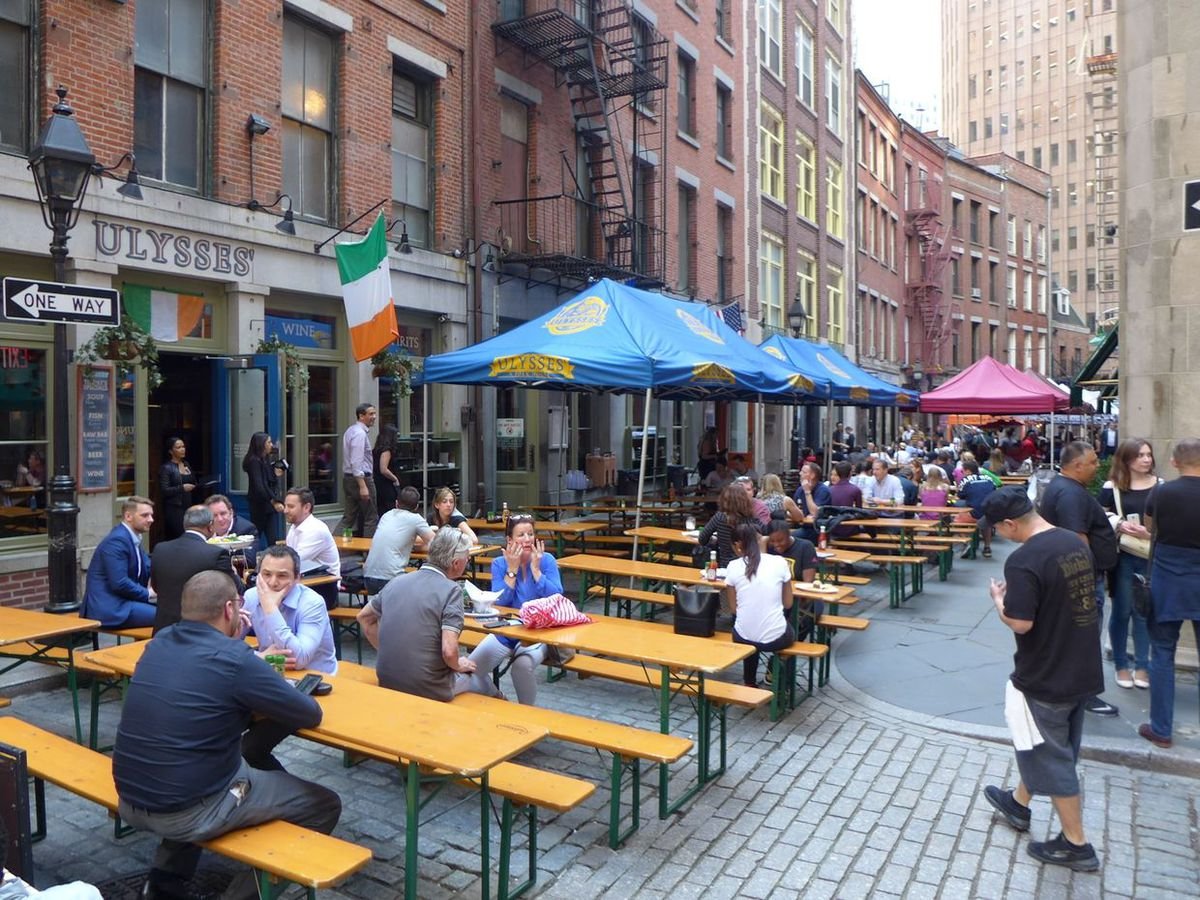 Drank street. Уличный бар. Общественные уличные бары. Mini Street Bar picture. Street Drinks USA.