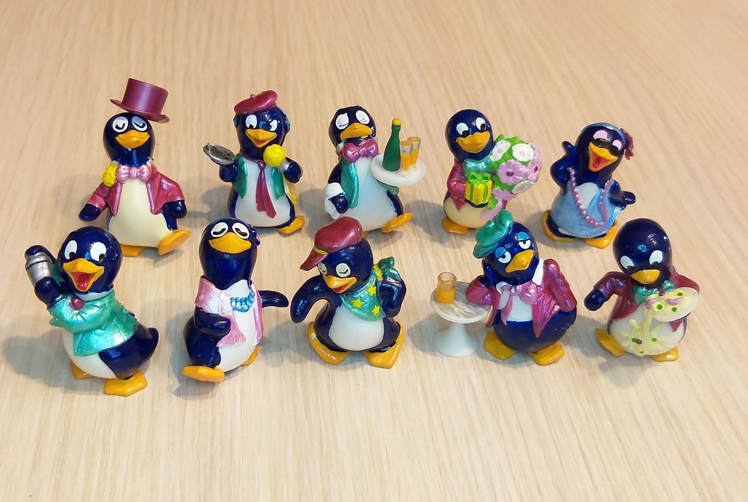 Киндер игрушки пингвины. Киндер сюрприз пингвины 1992. Коллекция Киндер сюрприз пингвинчики. Пингвины Киндер сюрприз 90-х. Коллекция киндеров пингвины.