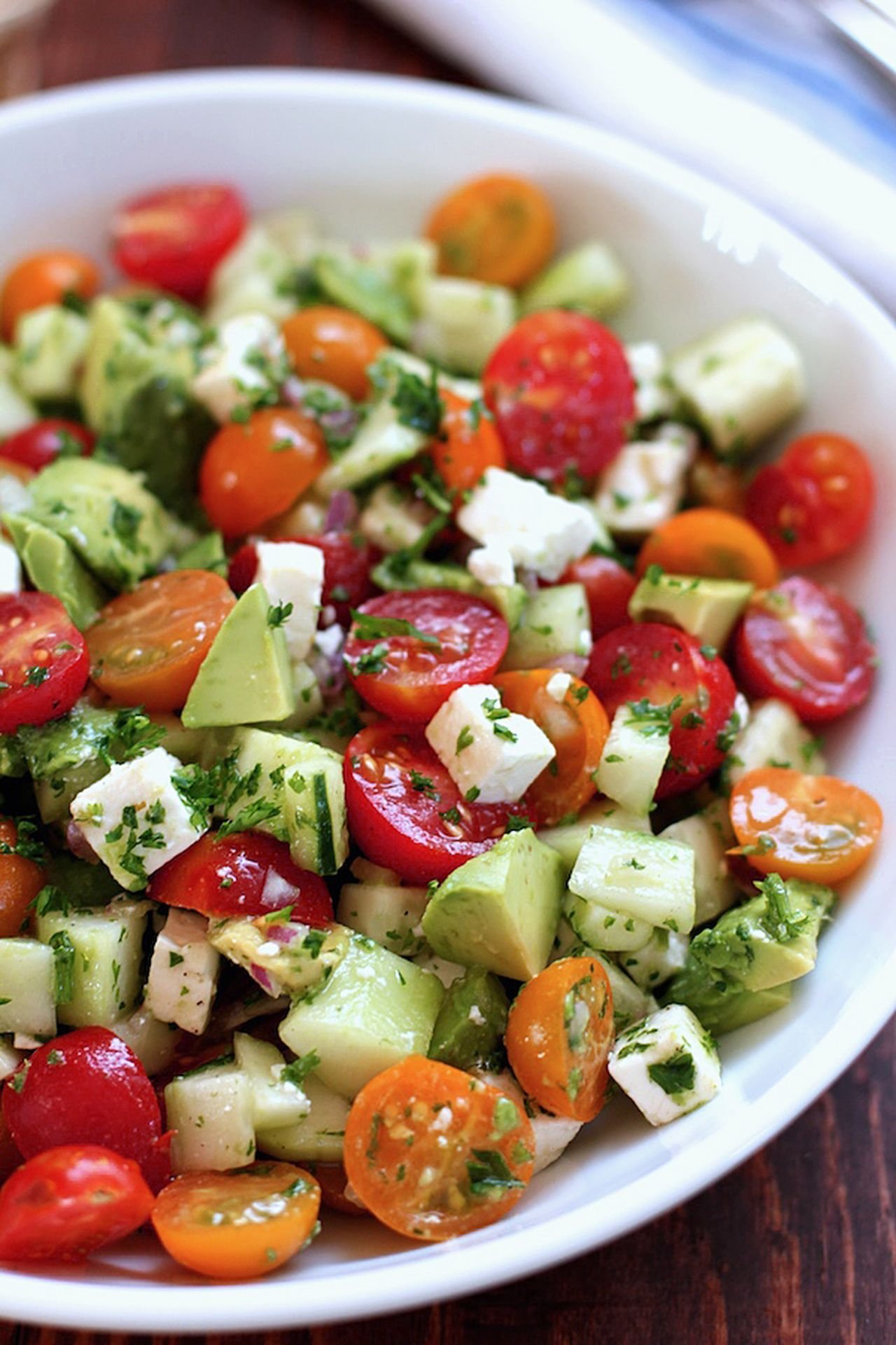 Салат без помидоров рецепт простой. Салаты. Вкусный овощной салат. Летние блюда. Вкусный и красивый овощной салат.