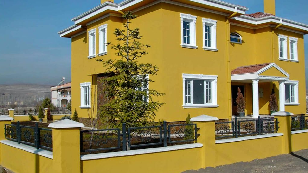 Желтый фасад. Окраска фасада. Окрашенные фасады домов. Дом желтого цвета.