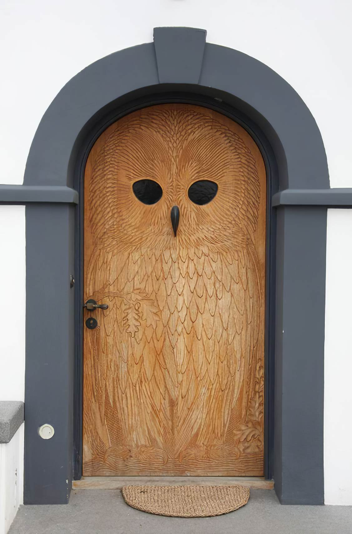 В каком году придумали двери. Необычные двери. Необычные деревянные двери. Необычные входные двери. Необычные двери межкомнатные.