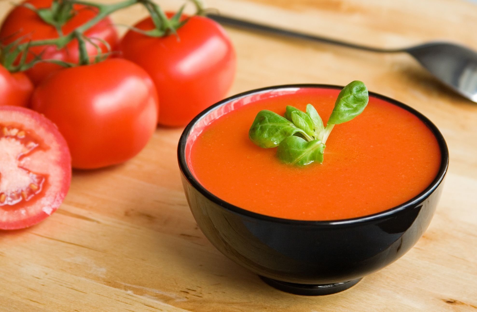 Суп томатный рецепты из свежих. Андалузский гаспачо. Гаспачо классический испанский. Суп гаспачо. Гозе томатный гаспачо.