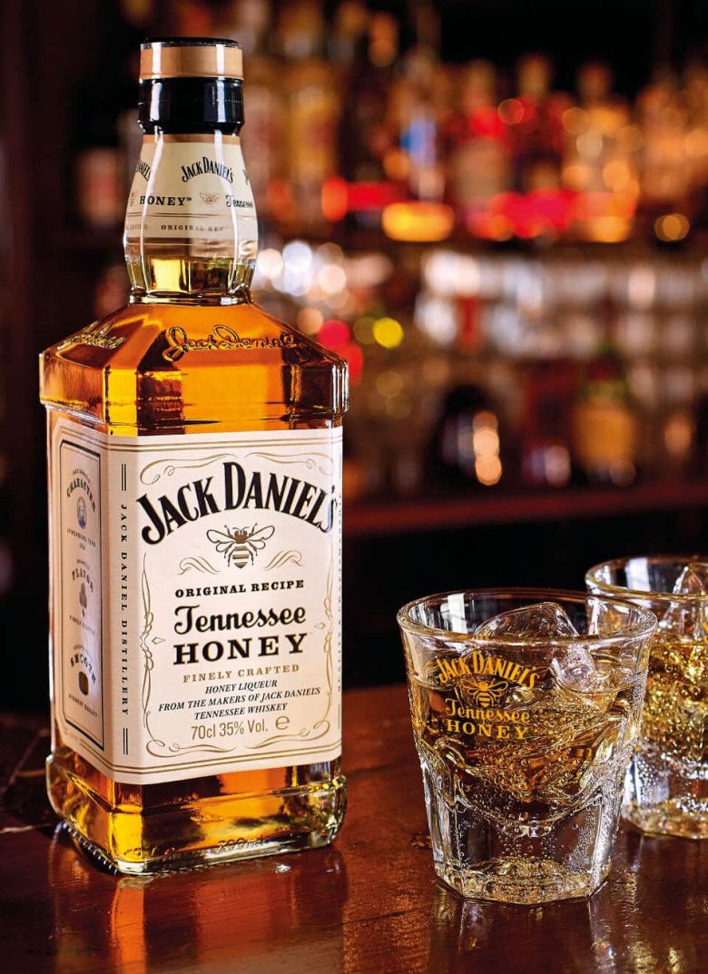 Медовый виски бдо. Джек Денилсон виски медовый. Джек Дэниэлс Хани. Виски Джек Дэниэлс с медом. Виски с медовым вкусом.