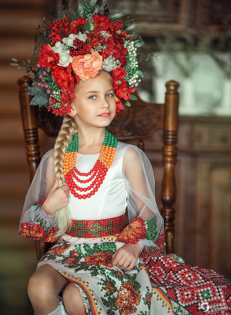 Украинские костюмы для девушек
