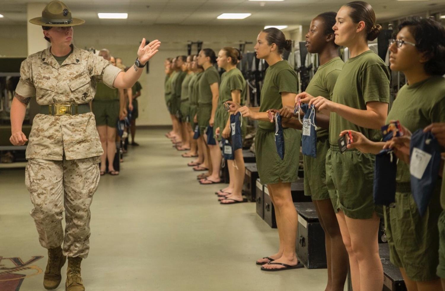 Женщины в американской армии. Американские женщины военнослужащие. Женская армия США.