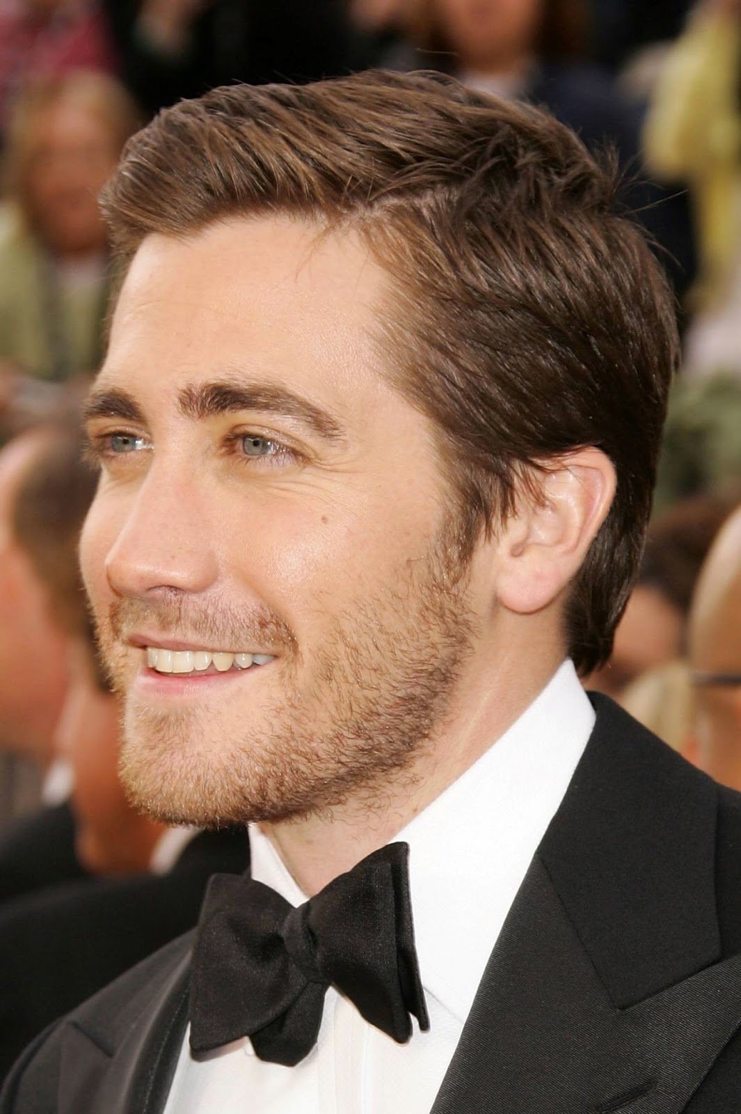 Мужская борода без усов. Джейк Джилленхол прическа. Jake Gyllenhaal стрижка. Джейк Джилленхол усы. Джейк Джилленхол прическа короткая.