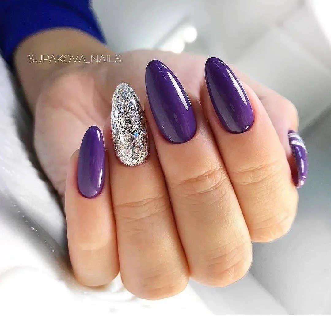 Фиолетовый маникюр на овальные ногти