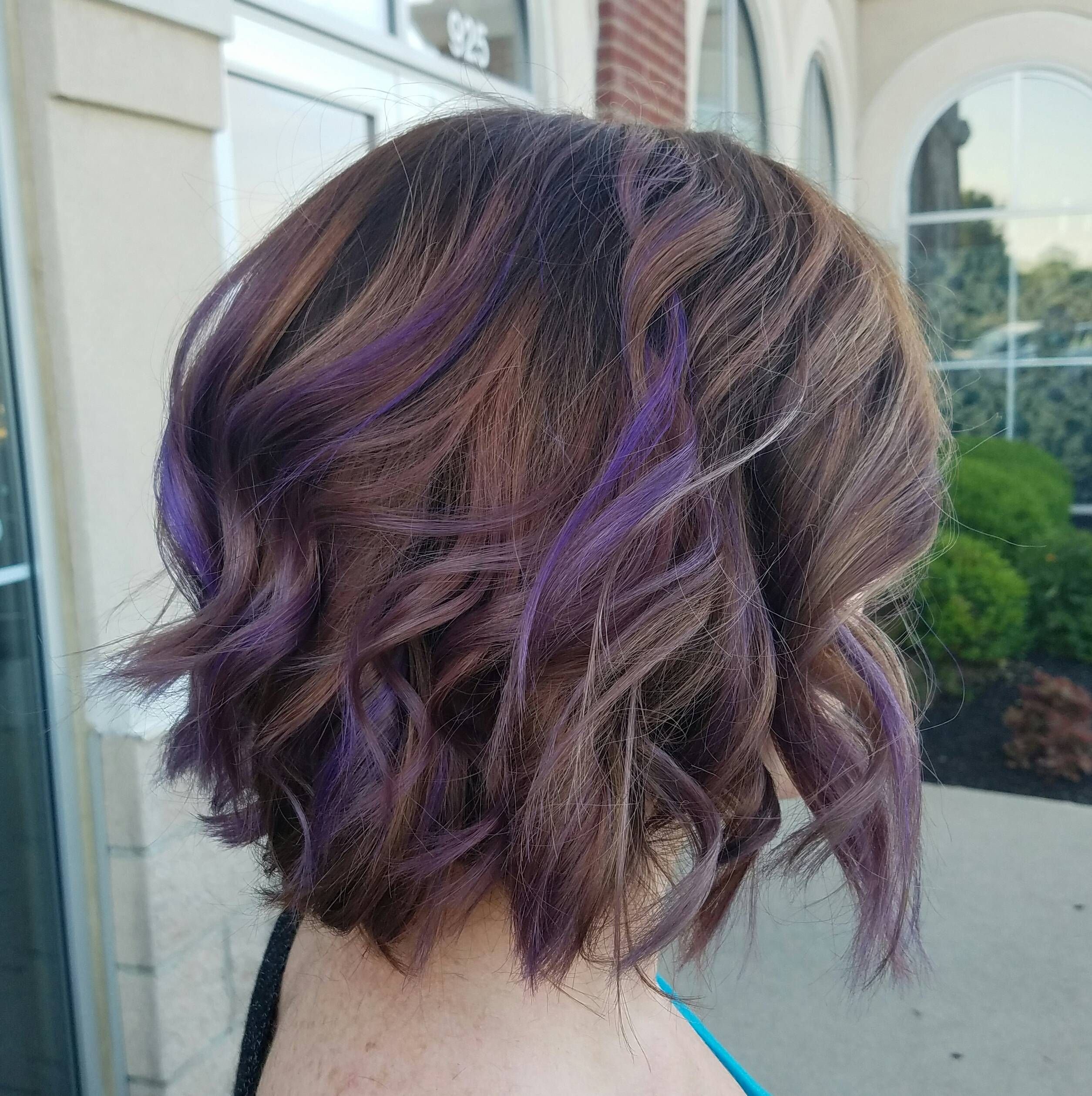 Мелирование волос с фиолетовыми прядями