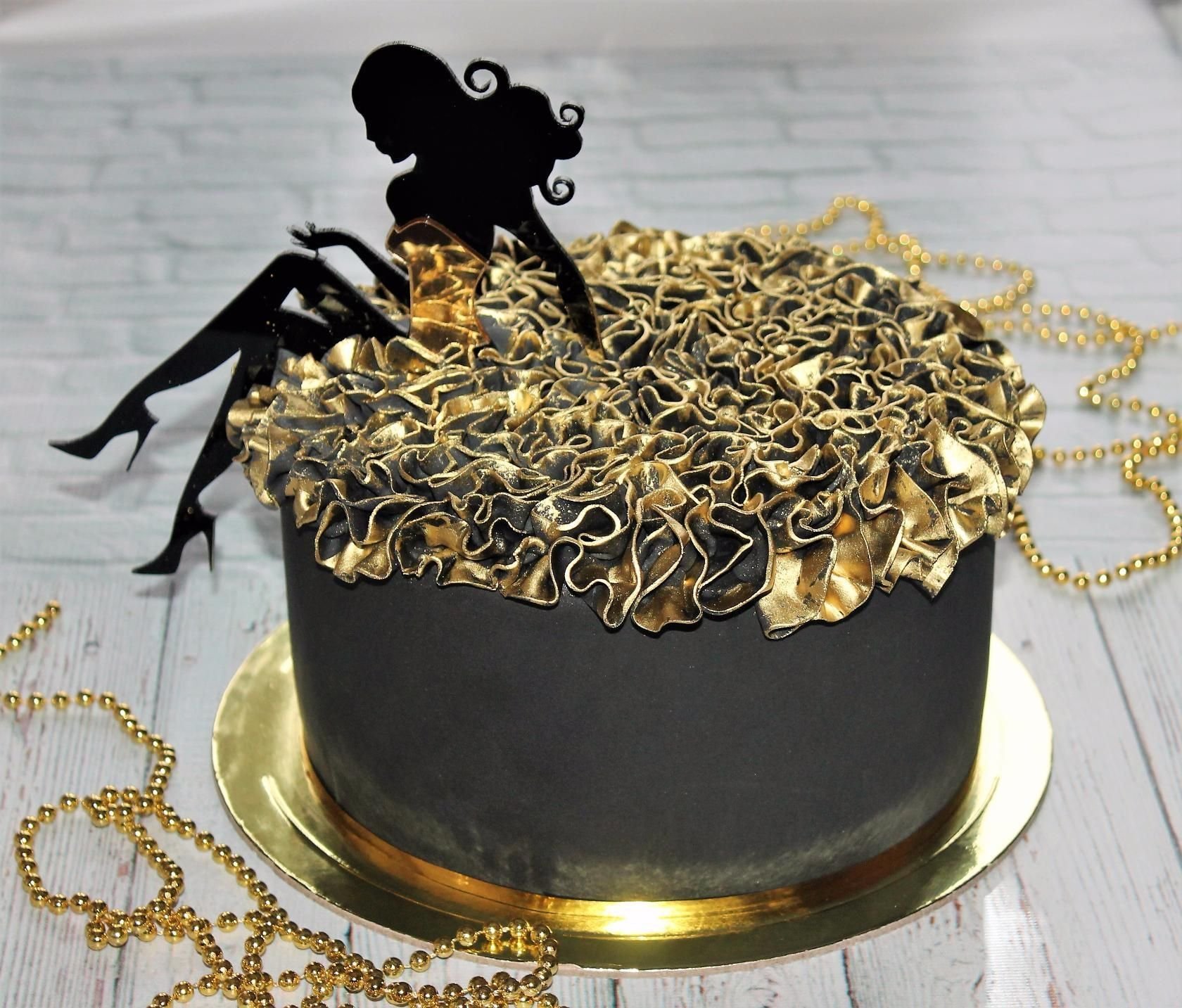 Золото и серебро не стареют. Черный торт с золотом. Торт черно золотой. Украшение торта в золото с черным. Черный торт с золотом для девочки.