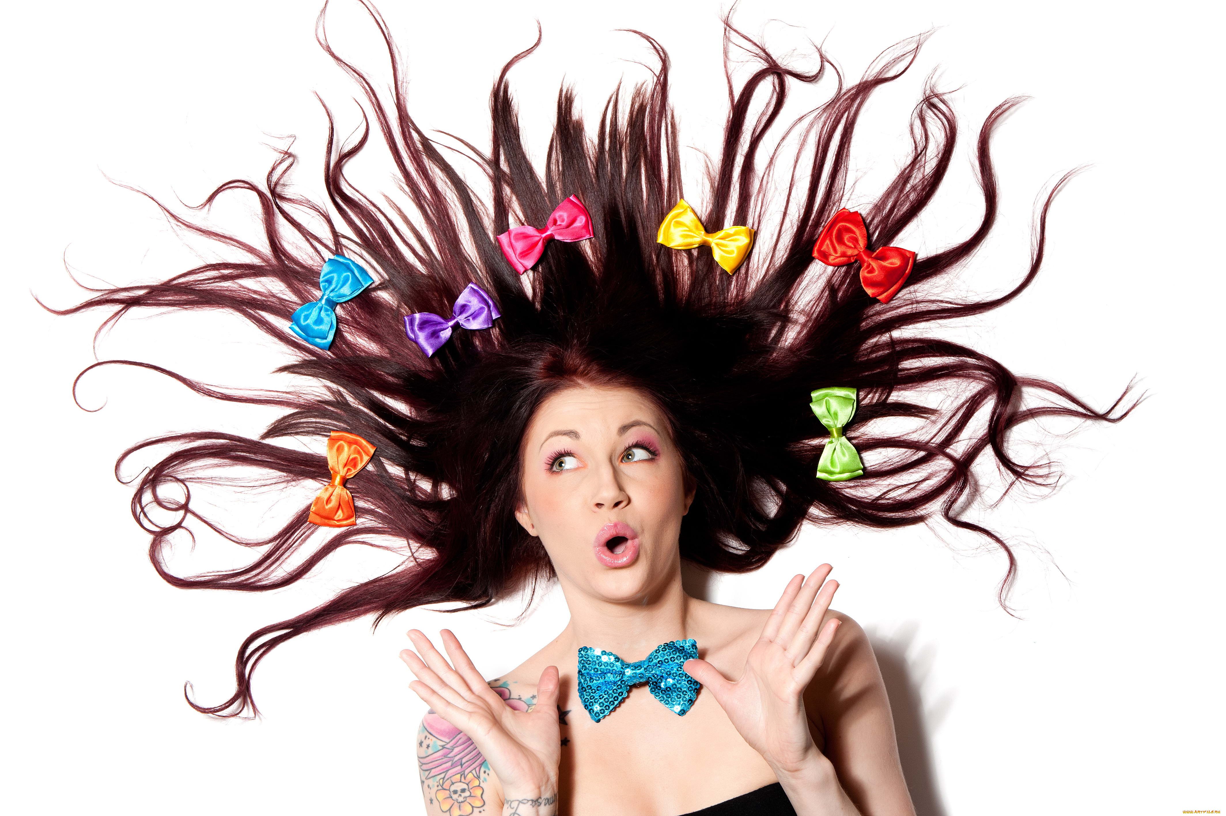 День удивительных женщин. Креативные фотосессии девушек. Взъерошенные волосы у девушек. Сумасшедшие прически.