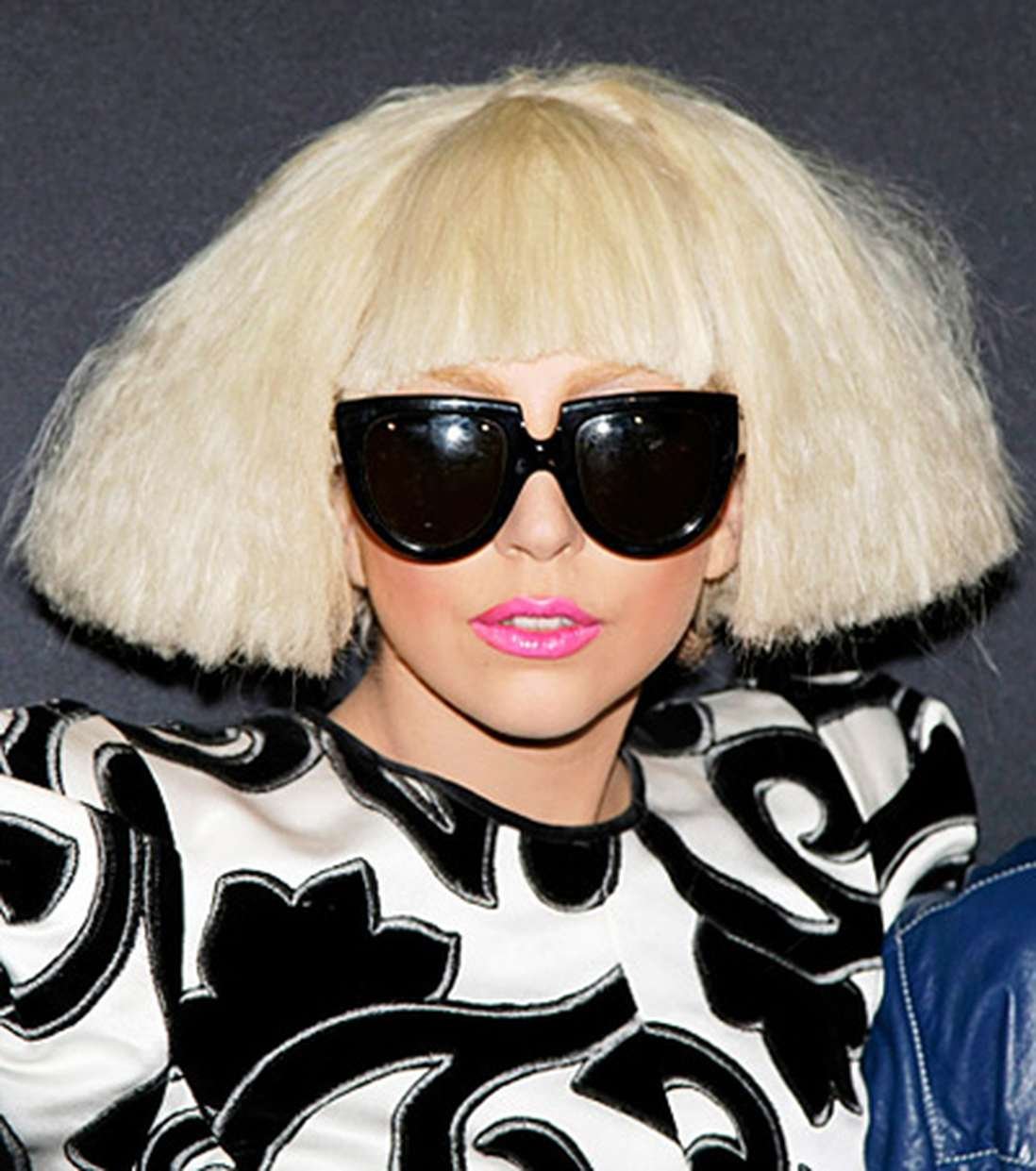 Потом леди гага. Леди Гага. Леди Гага 2009. Леди Гага фото 2009. Леди Гага в парике.