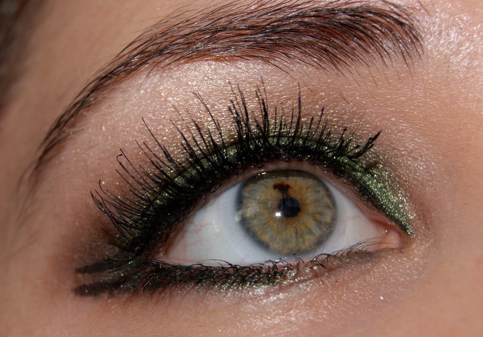 Красивые фото зеленых глаз. Каре-зеленые глаза. Серо-каре-зеленые глаза. Красивые зеленые глаза. Зелено карие глаза.