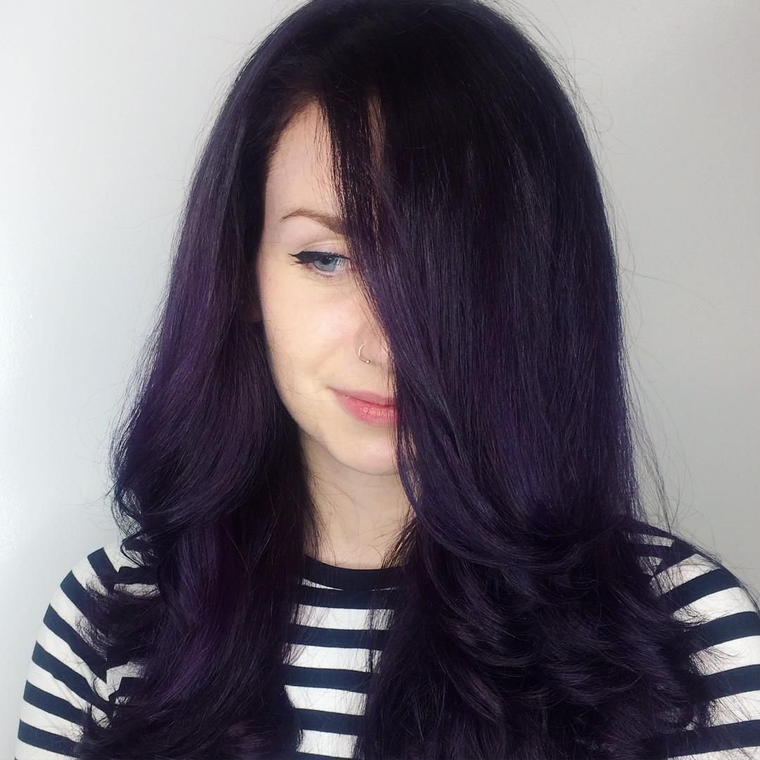 Черные волосы с отливом. Темные волосы с фиолетовым отливом. Черные волосы с фиолетовым отливом. Чёрный цвет волос с фиолетовым отливом. Черные волосы с фиолетовым отливом отливом.