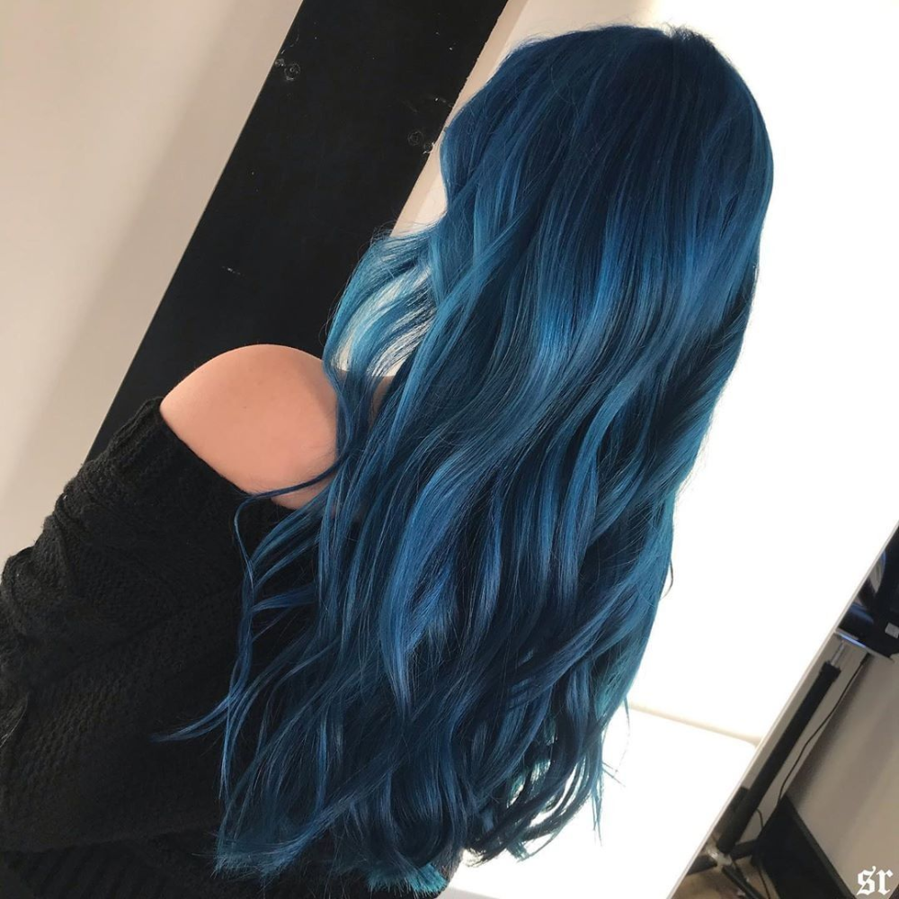 Темно синий цвет волос. Midnight Blue цвет волос. Пыльно синий цвет волос. Голубой пепел волосы. Полуночный синий цвет волос.