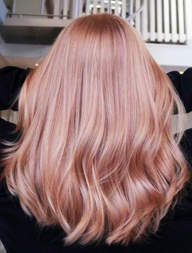 Цвет волос розовый блондин