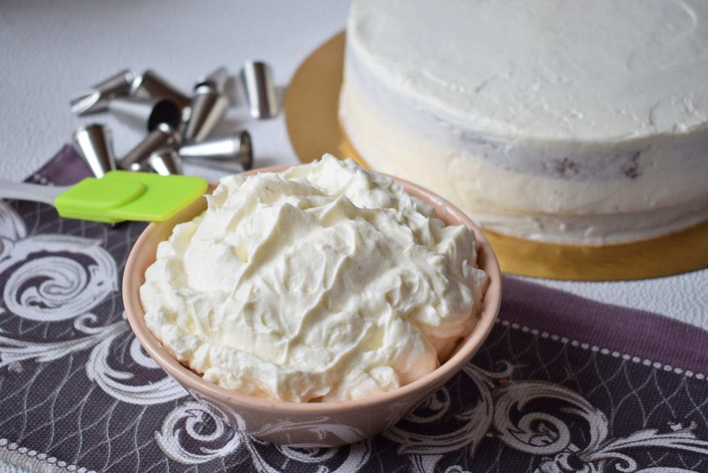 Крем масло и пудра рецепт. Крем из сливочного сыра для торта. Крем для торта из творожного сыра. Сырно сливочный крем. Крем с творожным сыром.