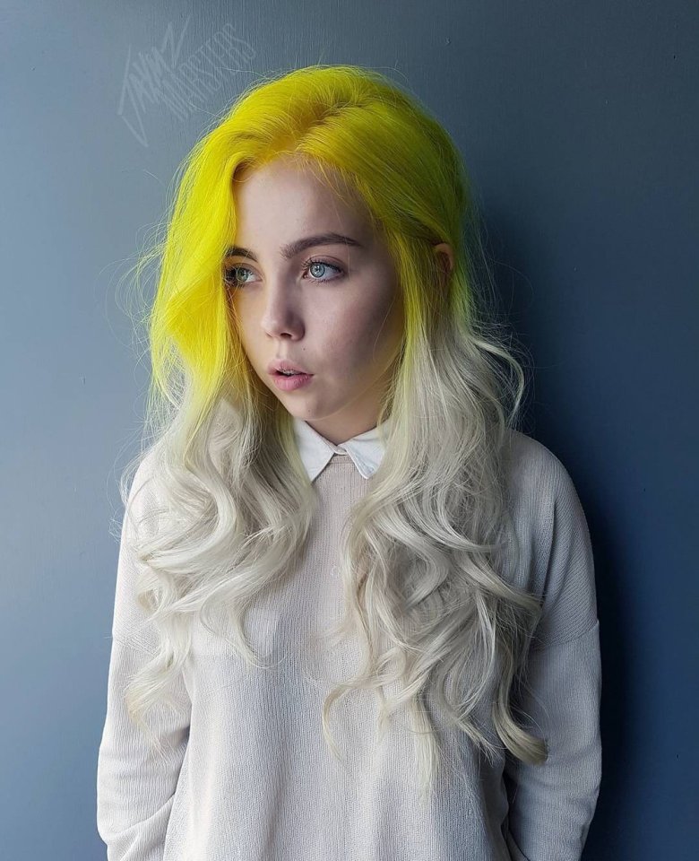 Девушка с желтыми волосами. Желтые волосы. Ярко желтые волосы. Фотосессия с желтыми волосами.