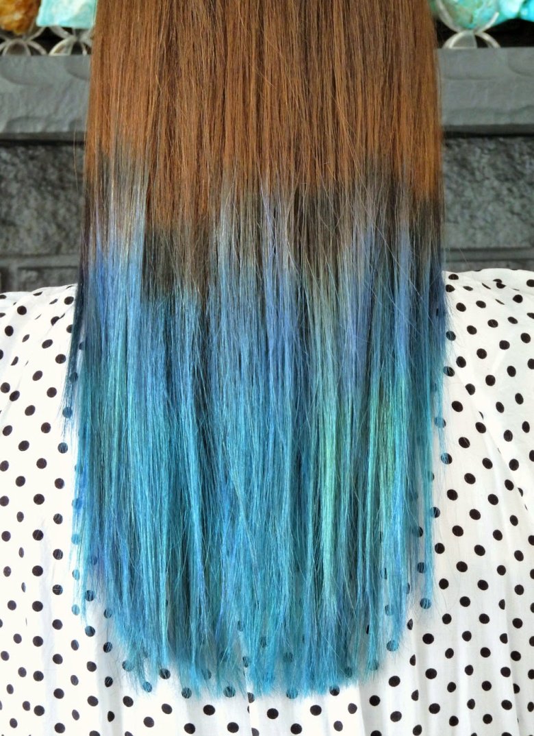 Как покрасить волосы тоником в домашних условиях. Синие кончики. Окрашивание кончиков волос в голубой. Цветное окрашивание кончиков волос. Синие концы на русых волосах.