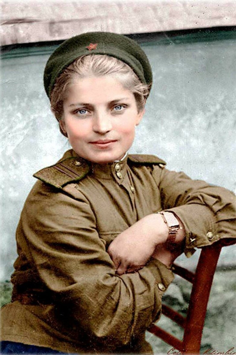 Женщины-солдаты 1941. Женщины на войне. Женщины в Великой Отечественной войне.