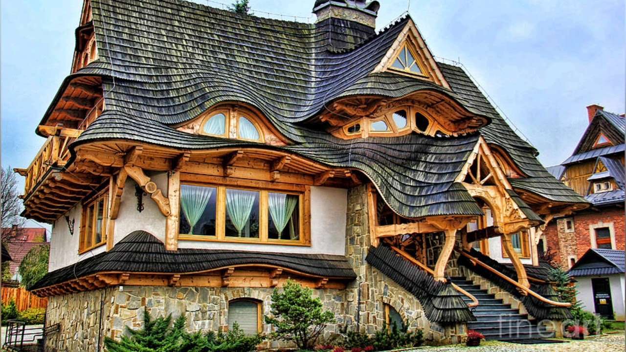 Жил был деревянный дом крыша. Закопанский стиль Польша. Кривой дом в Закопане. Польша Татры дом ведьмы. Дом в стиле Закопане.