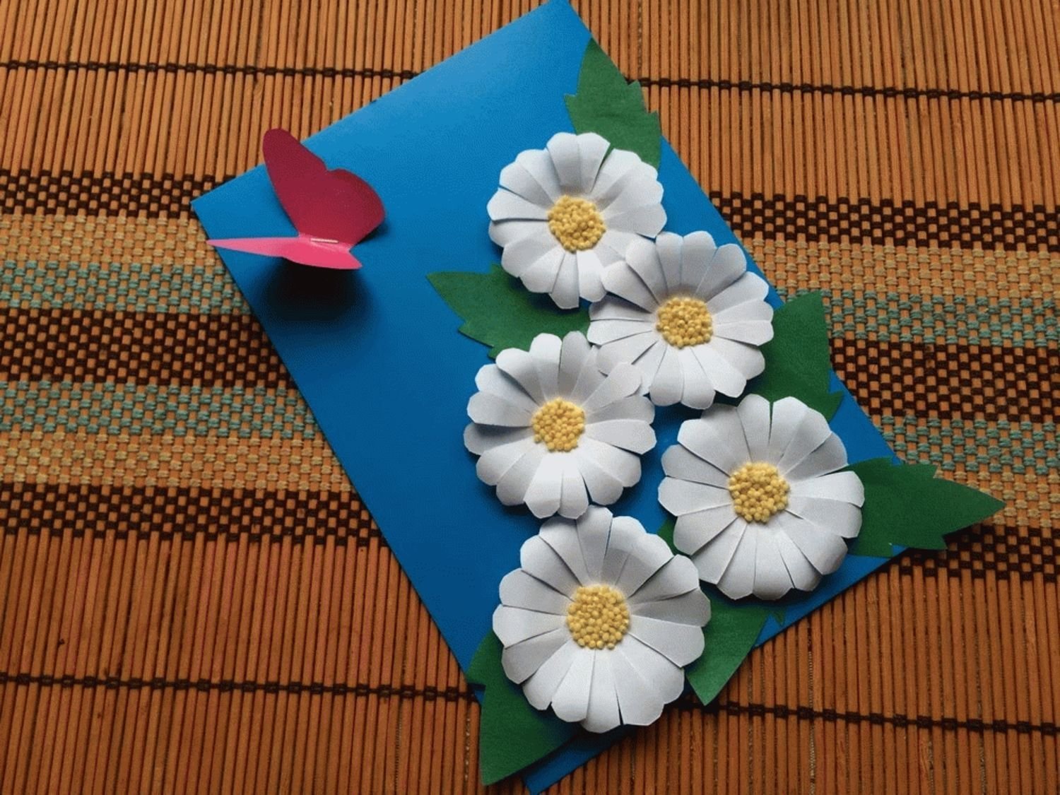 Цветы для мамы своими руками из бумаги. Поделки из бумаги цветы. Поделка из цветной бумамаги. Аппликация.цветы. Podeli.
