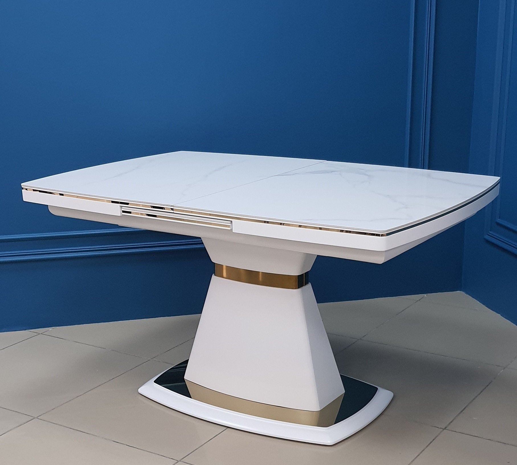Кухонные столы керамические. Керамический стол. Стол с керамической столешницей. Стол керамический обеденный. Стол из керамики.