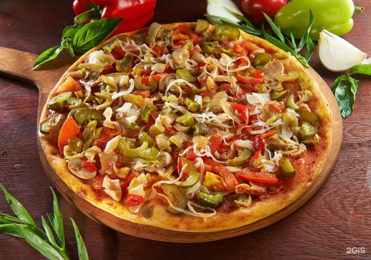 Начинка для постной пиццы. Пицца фабрика Колпино. Постная пицца. Пицца овощная. Пицца овощная постная.