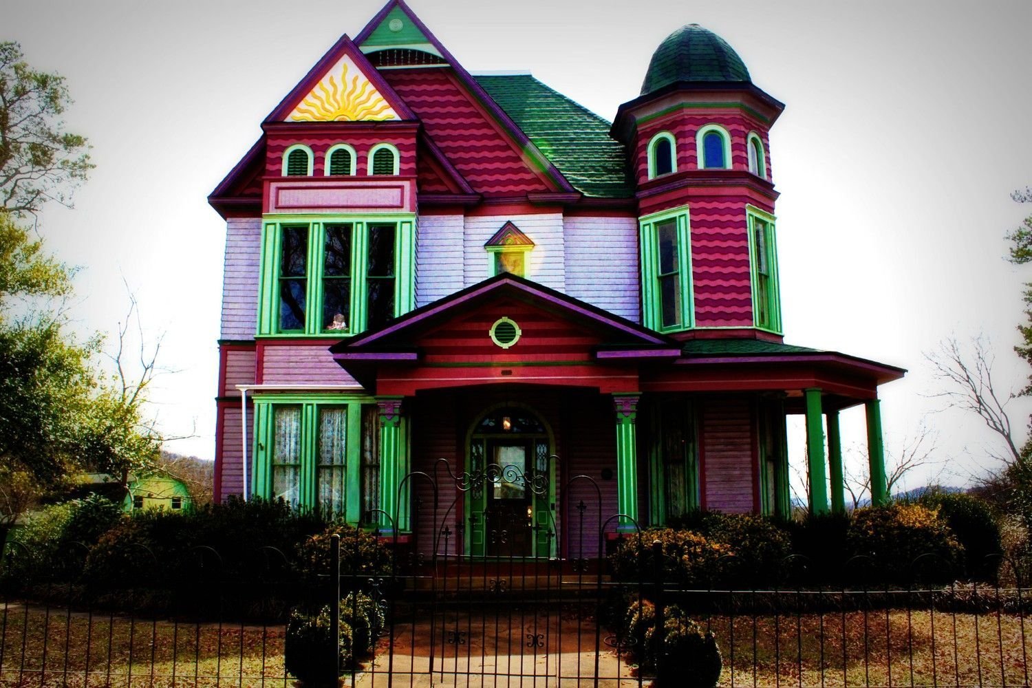 Colorful houses. Необычные цвета домов. Разноцветный дом. Разноцветные домики. Необычная окраска домов.