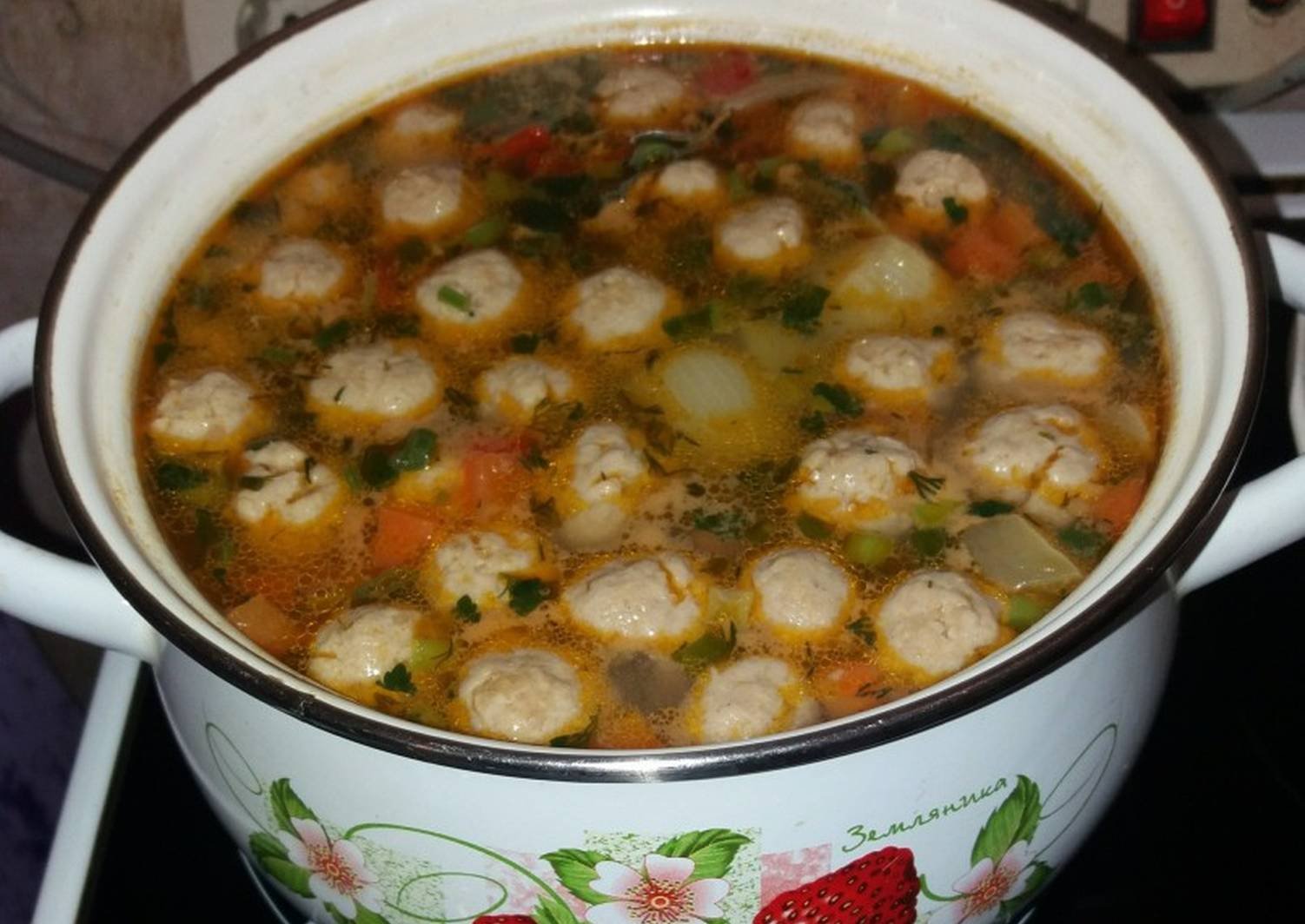 Рецепт супа с фрикадельками из куриного фарша. ТЕФТЕЛЕВЫЙ суп. Суп с фрикадельками и вермишелью. Для супа. Суп с мясными фрикадельками.