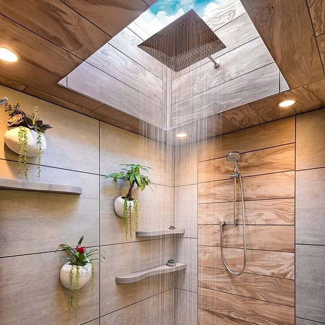 Ванная комната с деревянными элементами. Ванная с деревом. Плитка дерево в ванной. Стильные душевые комнаты. Плитка в душевую комнату дизайн
