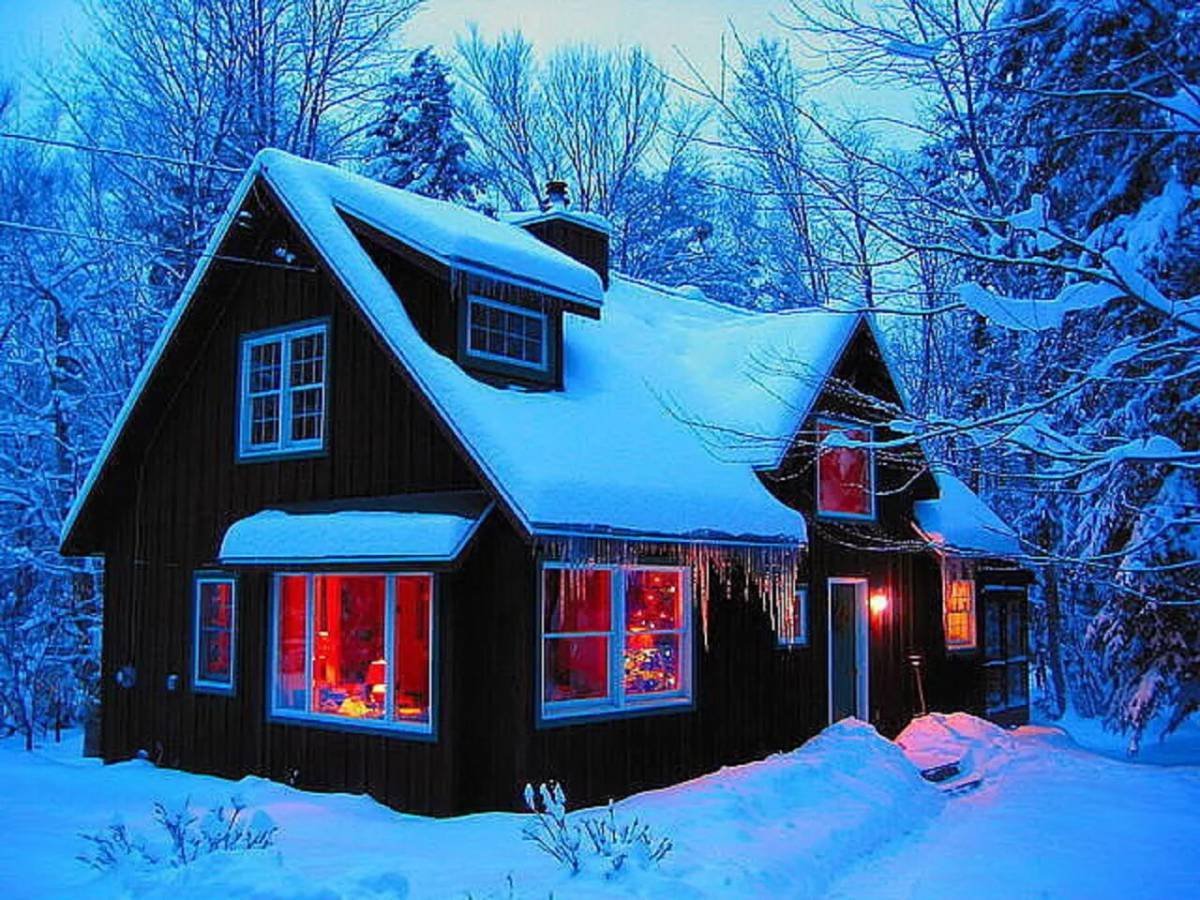 Зимние теплые дома. Зимний дом. Зимний Дон. Уютный домик. Дом зимой.