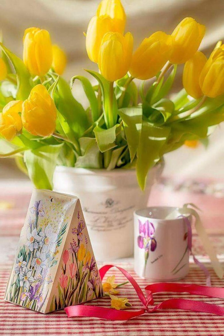 Доброе весеннее утро с тюльпанами картинки. Открытки с добрым утром весенние. Доброе Весеннее утро и хорошего. С добрым весенним утром. Пожелания с добрым весенним утром.